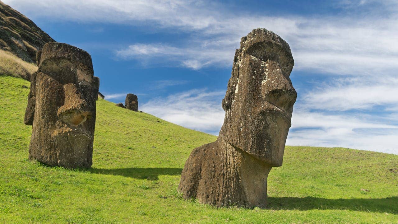 moai statues easter islansd